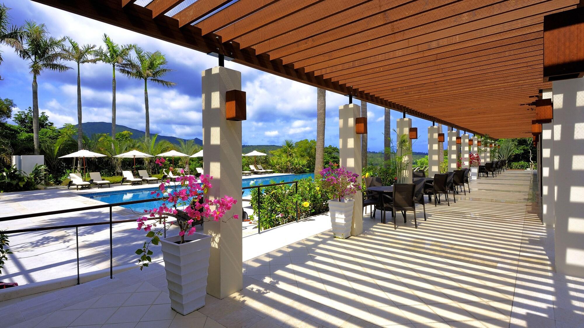 The Atta Terrace Club Towers (Adults Only) Hotell Onna Exteriör bild